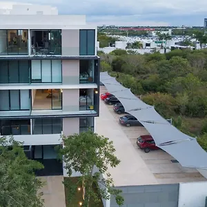 Peninsula 2 Bedroom Designer & 200 Mb Fast Wifi New Listing! , Mérida México